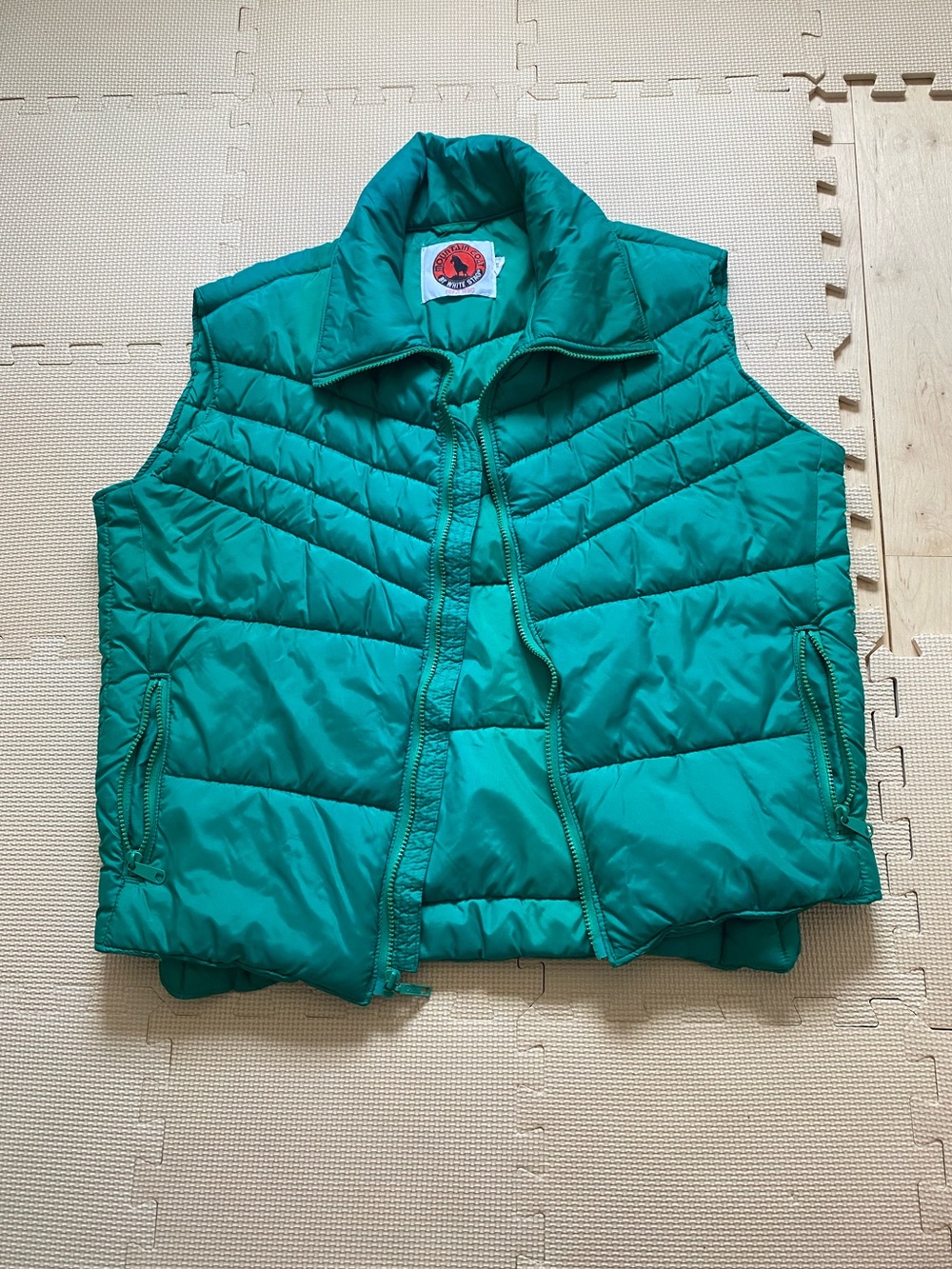 Vintage 80s PUFFER SKI Vest / Stitch Detail / Mountain Goat by White Stag / XL